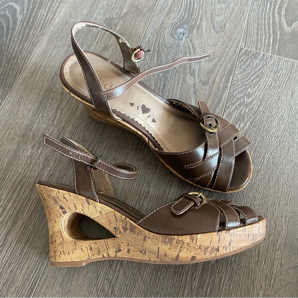 Mudd Sandals | Wedge | Brown | US 8